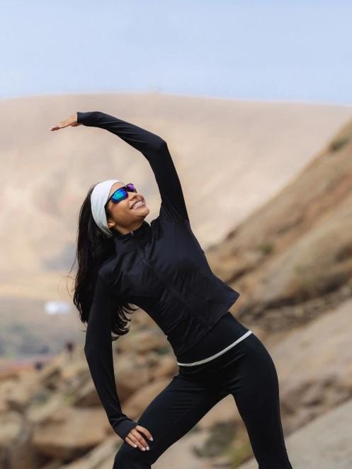 Fundango Flop Zip Up Top damski koszulka sportowa z dlugim rekawem czarny 10